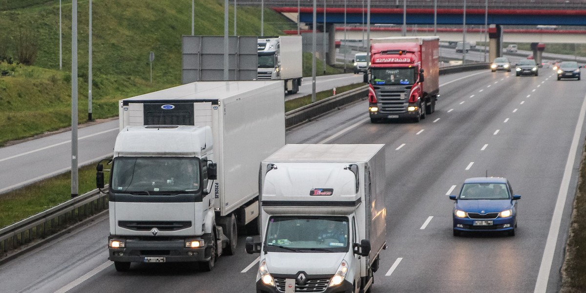 Firmy transportowe z Polski mają już ponad 1,5 mld zł długów. To o 26 proc. więcej niż przed rokiem.