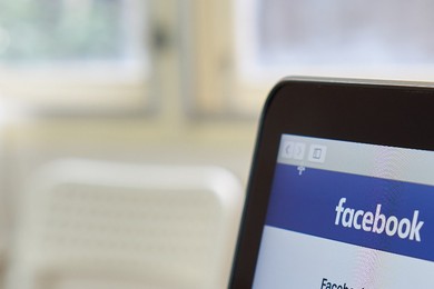 Nowe prawo w Australii. Facebook i Google będą płacić mediom za newsy