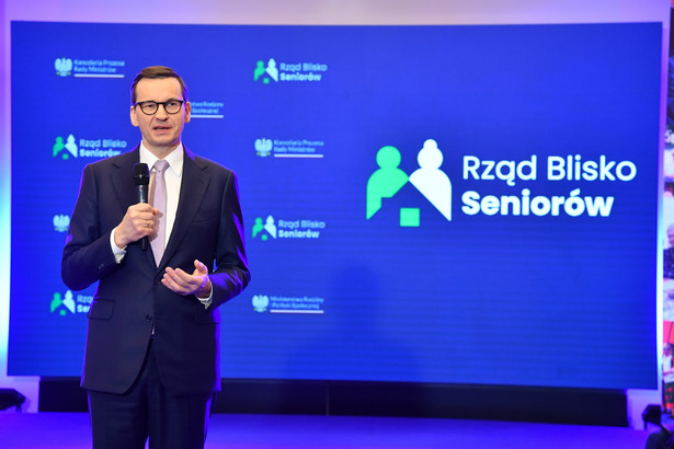 Premier Mateusz Morawiecki podczas konferencji "Rząd blisko seniorów"