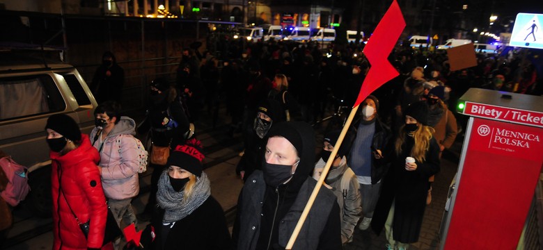 Studentka kontra Uniwersytet Śląski. Symbol Strajku Kobiet wywołał zamieszanie