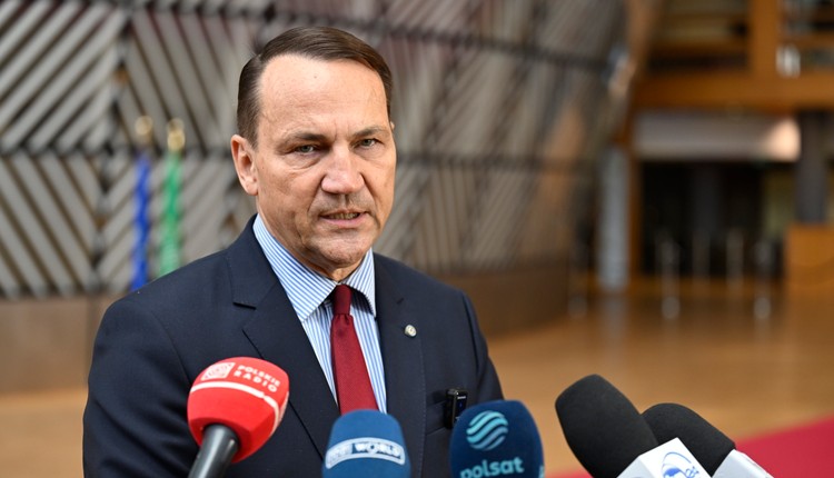 Sikorski nie owija w bawełnę: Europa poradzi sobie z Rosją bez USA