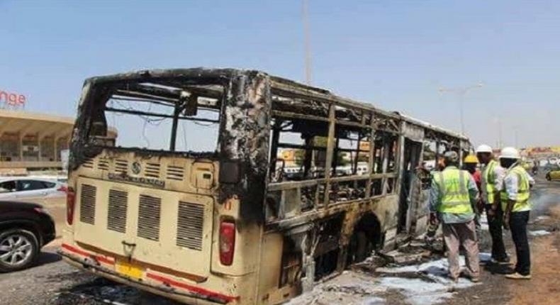 Un bus de DDD brûlé