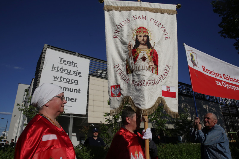 Ogólnopolski Protest Obrońców Świętej Wiary przeciwko spektaklowi Klątwa