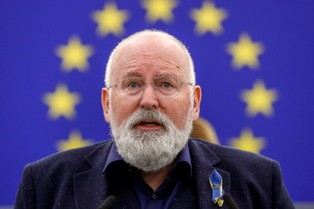 Timmermans: Polska jest dzisiaj największym producentem elektrycznych autobusów