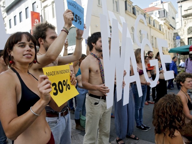 Protest aktywistów Living Wage Now w Brukseli