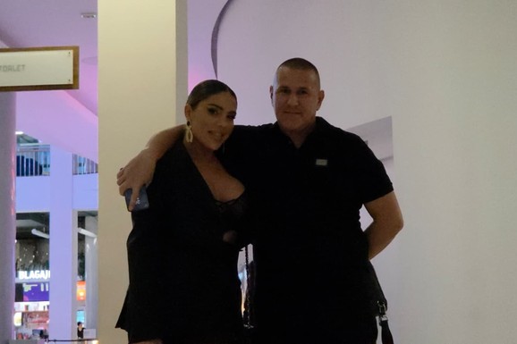 "IZGUBILA SAM ČOVEKA SA KOJIM SAM SVE IZGRADILA" Sandra Afrika do detalja o raskidu sa menadžerom: "Želela sam dete, a on NE", evo u kakvom su odnosima danas