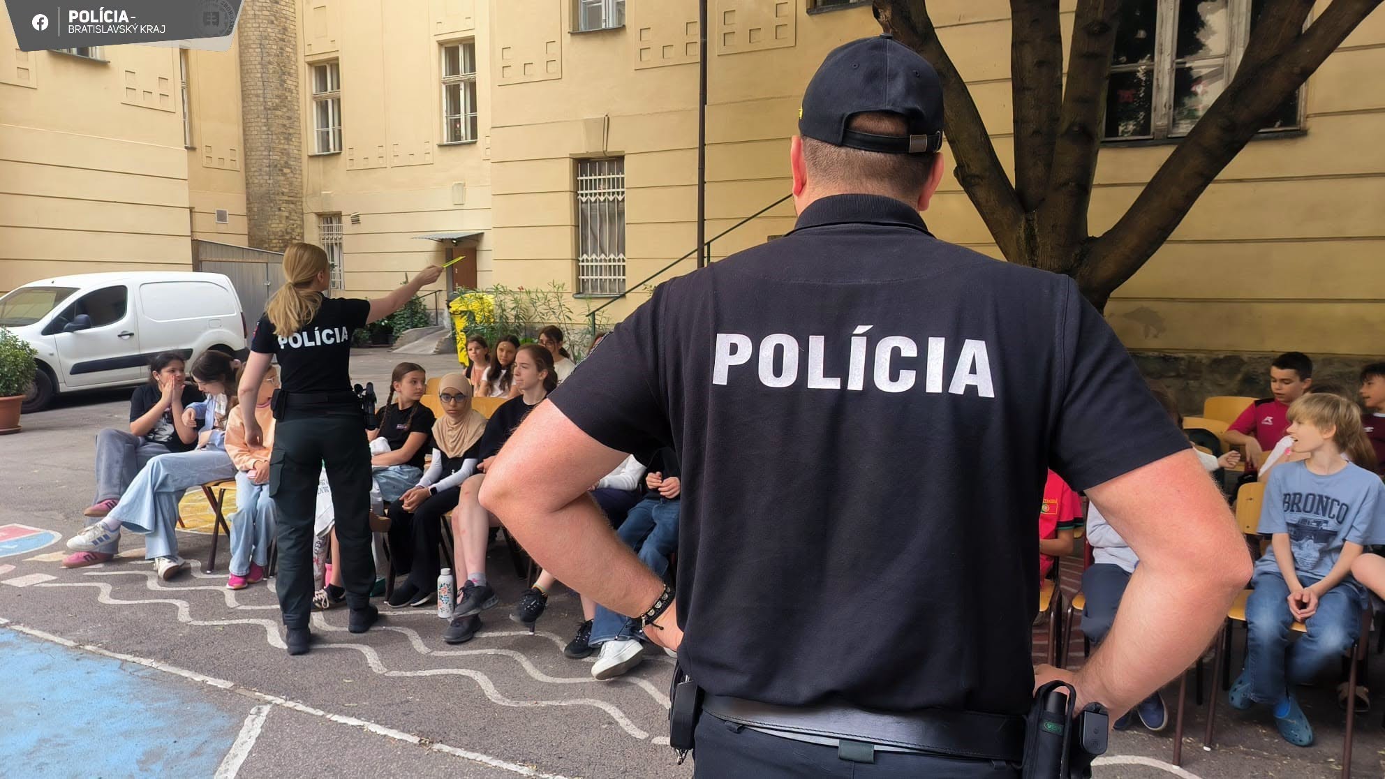 Slovenskej polícii stále chýba kritická masa ľudí.