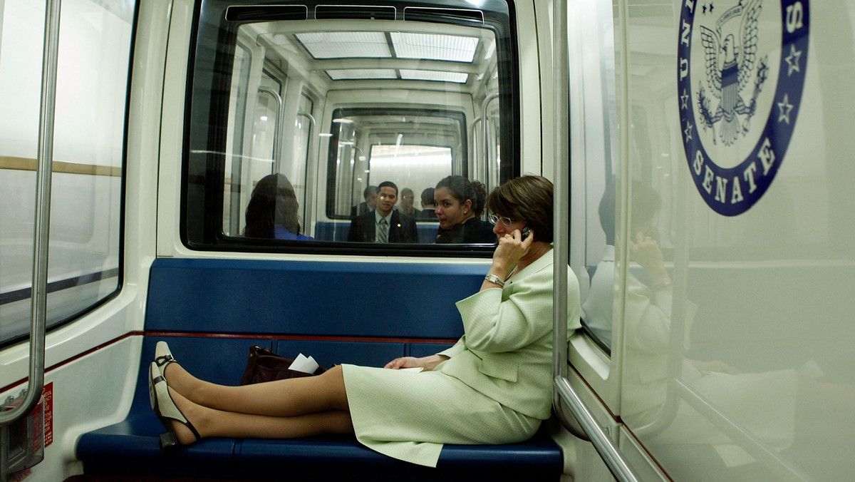 Capitol Subway System - metro dla polityków pod Kongresem USA w Waszyngtonie. Na zdjęciu Senator Amy Klobuchar, 2008 r.