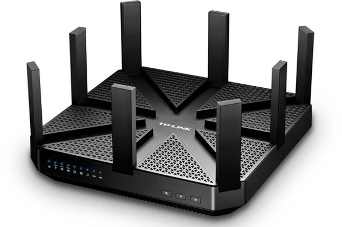 TP-Link Talon AD7200 ma osiem anten