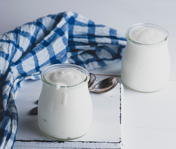 Kad krenu hladni dani, jogurt je daleko bolji izbor u odnosu na mleko