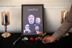 "Pilot rozmawiał jak zwykle". 90 sekund później helikopter Raisiego uderzył w stok