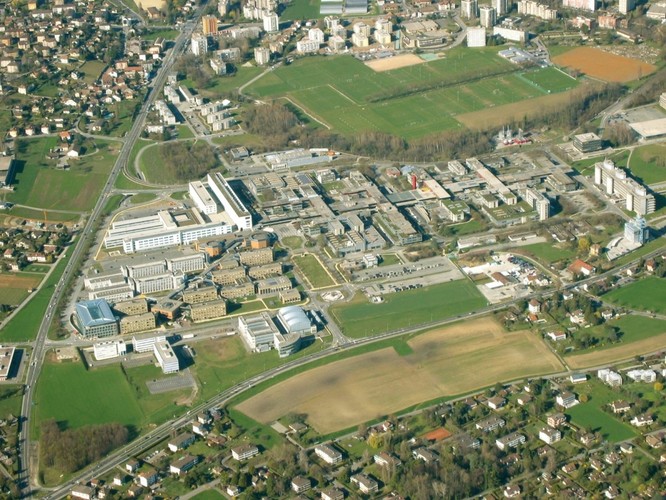 Miejsce 8. École Polytechnique Fédérale de Lausanne. Politechnika w Lozannie stawia sobie trzy oficjalne cele: naukę, badania i uznanie na najwyższym poziomie międzynarodowym.