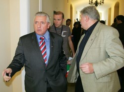 Trybunał po cichu uratował Leppera