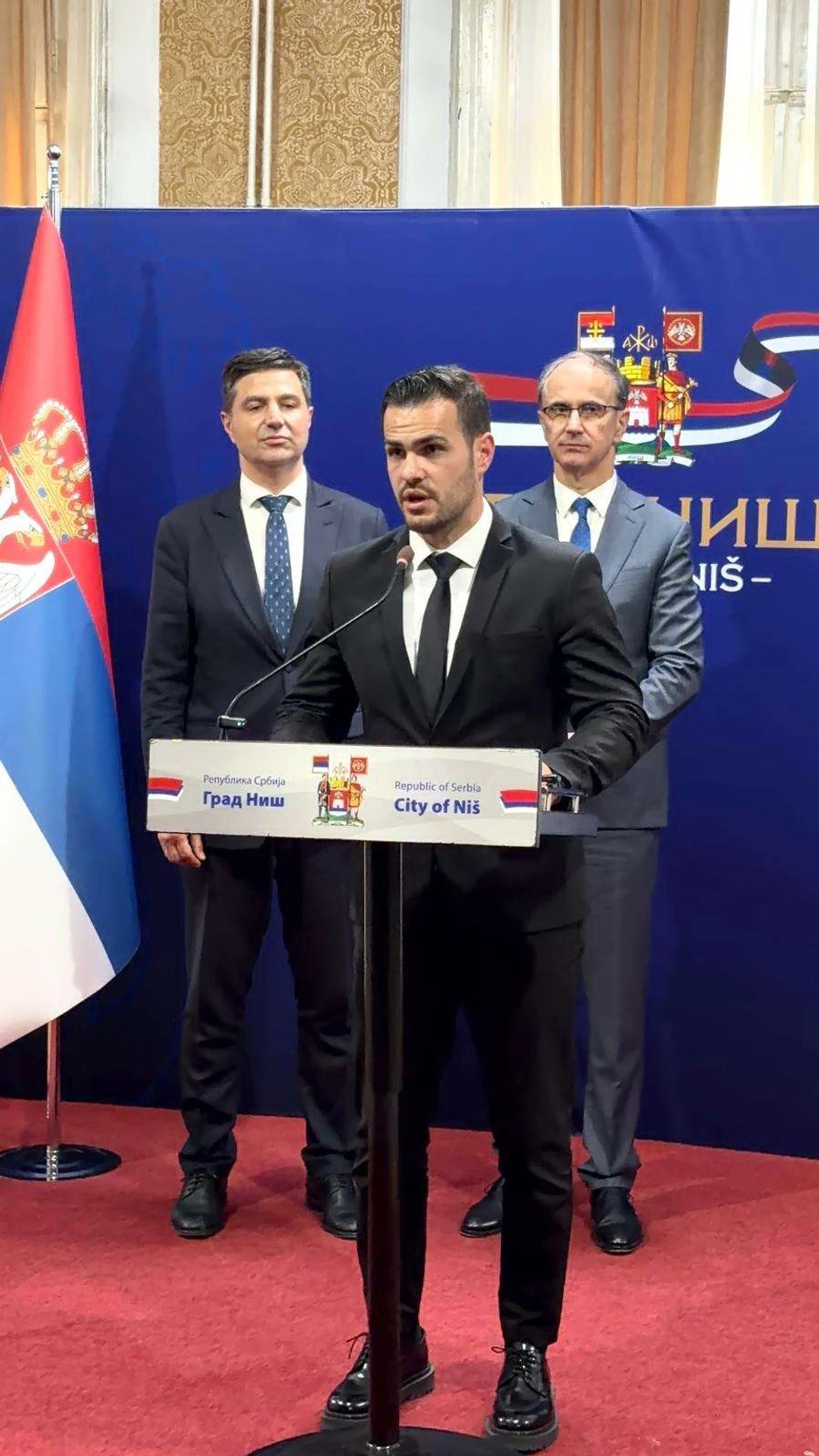 premijer Macut na otvaranju Kancelarije za komunikaciju gradjana sa Vladom u Nišu