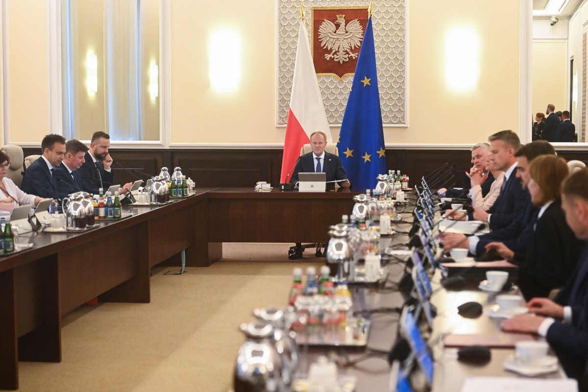 Rząd przyjął uchwałę ws. dofinansowania pracowników jednostek wspierania rodziny