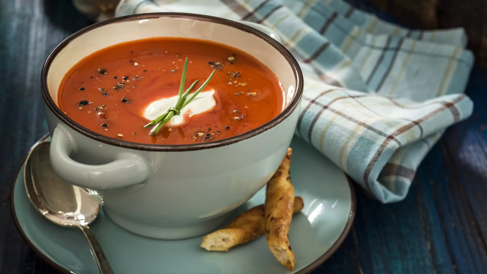 Przepis na wyśmienitą zupę krem z pomidorów. Pokochasz ten smak