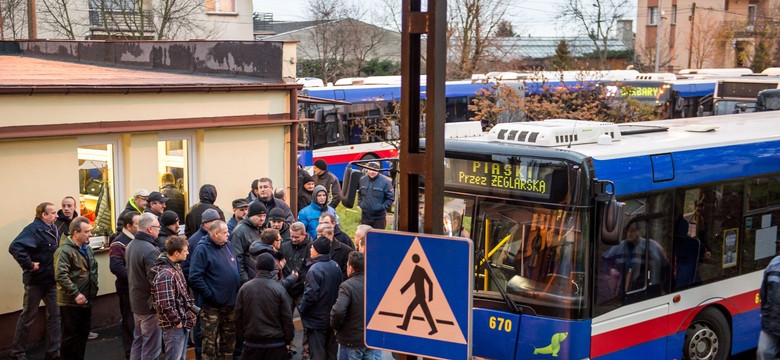 Komunikacyjny paraliż w Bydgoszczy. Przez strajk nie wyjechały na ulice tramwaje i autobusy