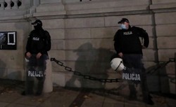 Rapacki: Gdy narasta konflikt polityczny, policja staje się wdzięcznym chłopcem do bicia