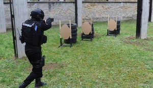 Policija