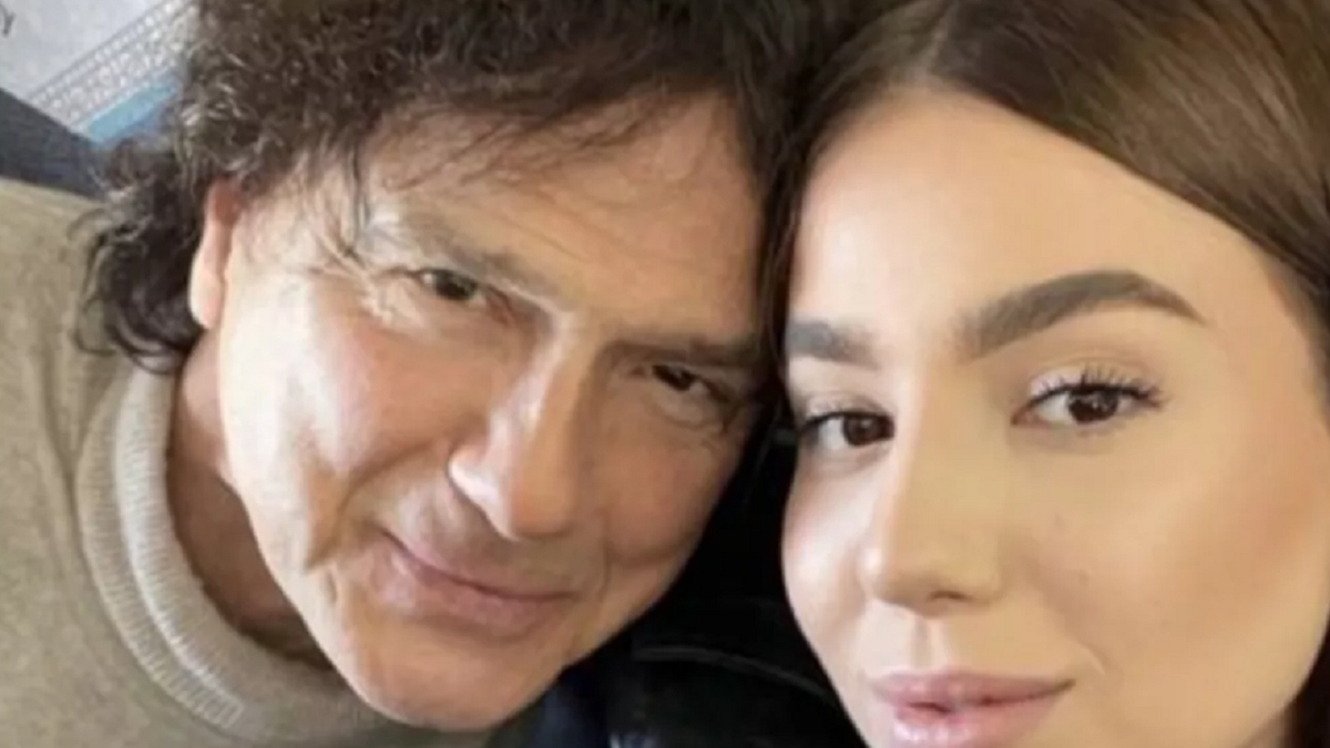NOVO IZDANJE ĆERKE ZDRAVKA ČOLIĆA Odmah se oglasila iz salona, selfiji pljušte: Promena je velika (FOTO)
