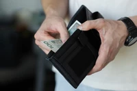 Jak wydajemy pieniądze? Andrzej przyznaje: w pojedynkę nie byłbym w stanie się utrzymać