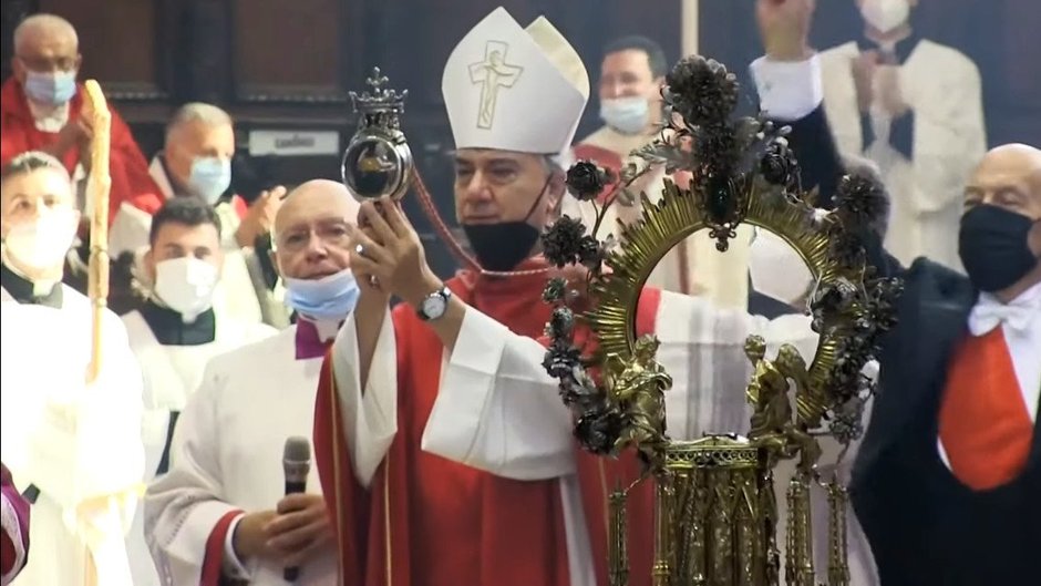 W Neapolu powtórzył się cud św. Januarego. Krew męczennika znów się upłynniła