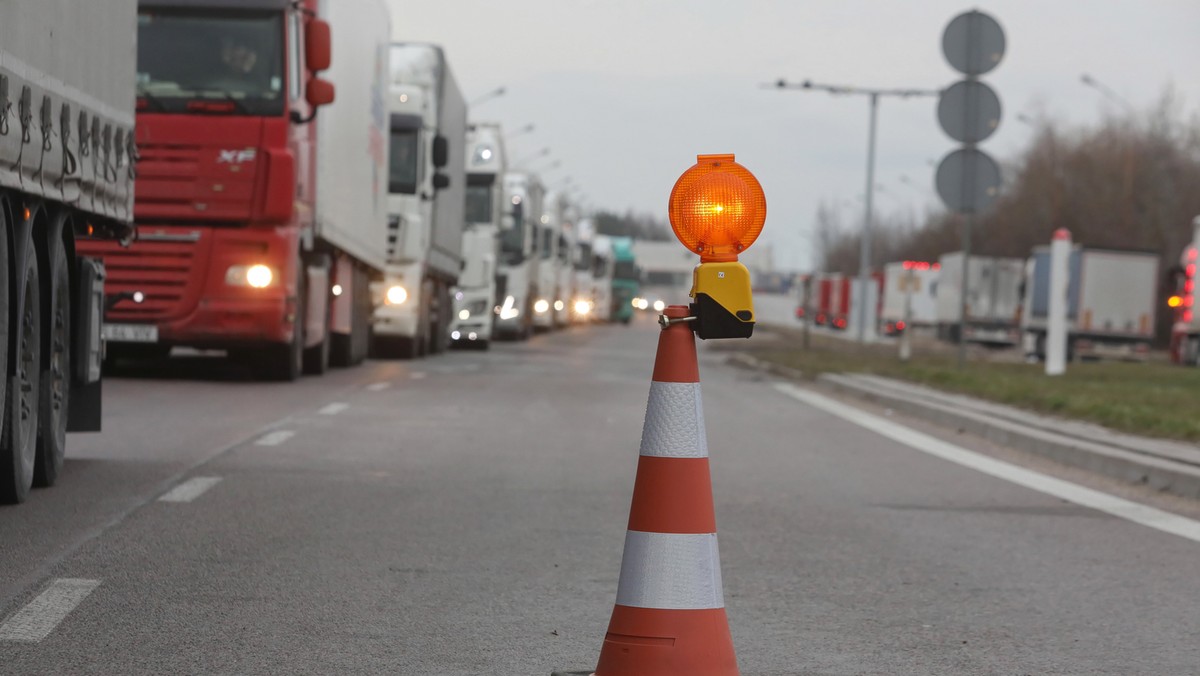 Koronawirus w Polsce. Wydłuża się czas oczekiwania na wjazd do Polski