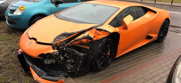 Łatwiej znaleźć rozbite Lamborghini niż jego kierowcę. Kolizja w Warszawie