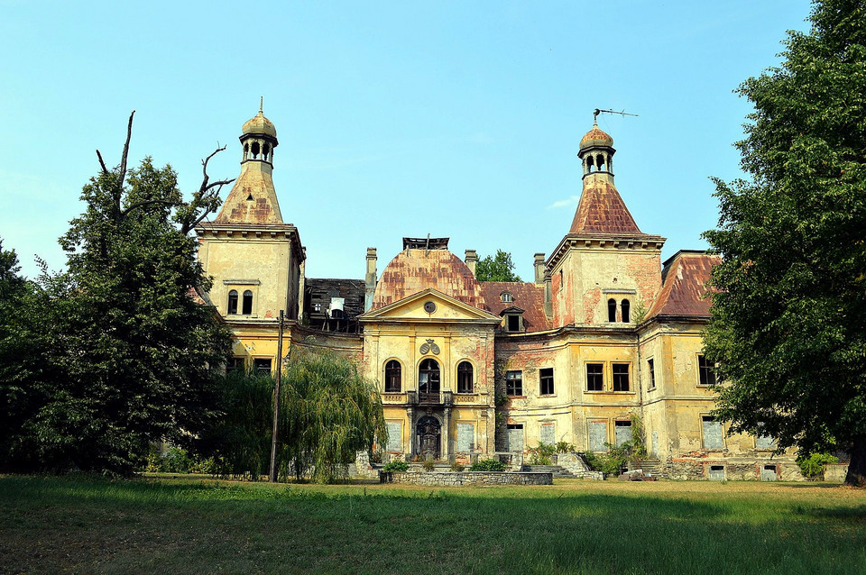 Pałac w Mańczycach - opuszczona rezydencja rodziny von Stosch na Dolnym Śląsku