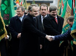 Narada PSL przy piwie i pieczonym prosiaku