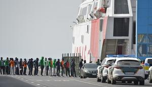 Des-migrants-arrivés-aux-Iles-Canariees