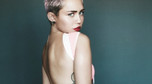 Skóra i ćwieki. Miley Cyrus w drapieżnej sesji zdjęciowej