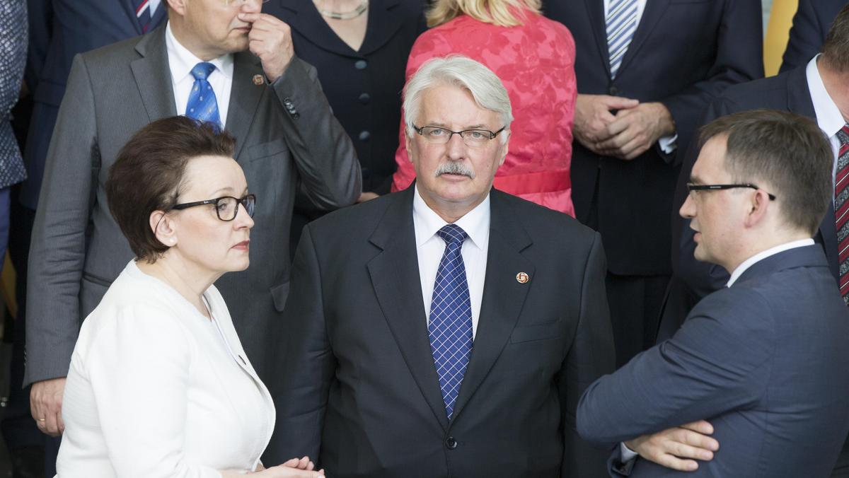 Family picture of the 14th German-Polish Government consultations in Berlin