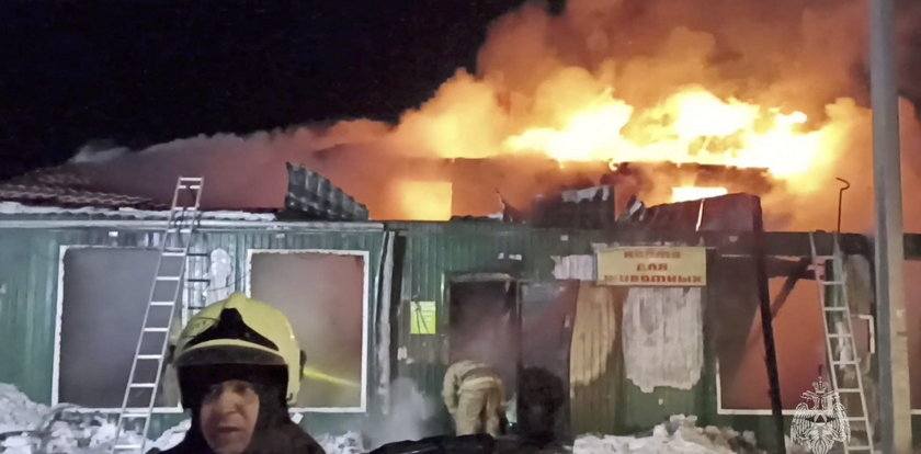 Co za tragedia. 20 ofiar pożaru w schronisku. Bieda taka, że nie było wody, by gasić ogień