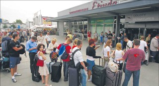 Na Okęciu rozebrali słynną Etiudę. Ale rozbudowa głównego terminala opóźni się