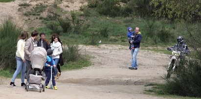 Motocykliści terroryzują spacerowiczów