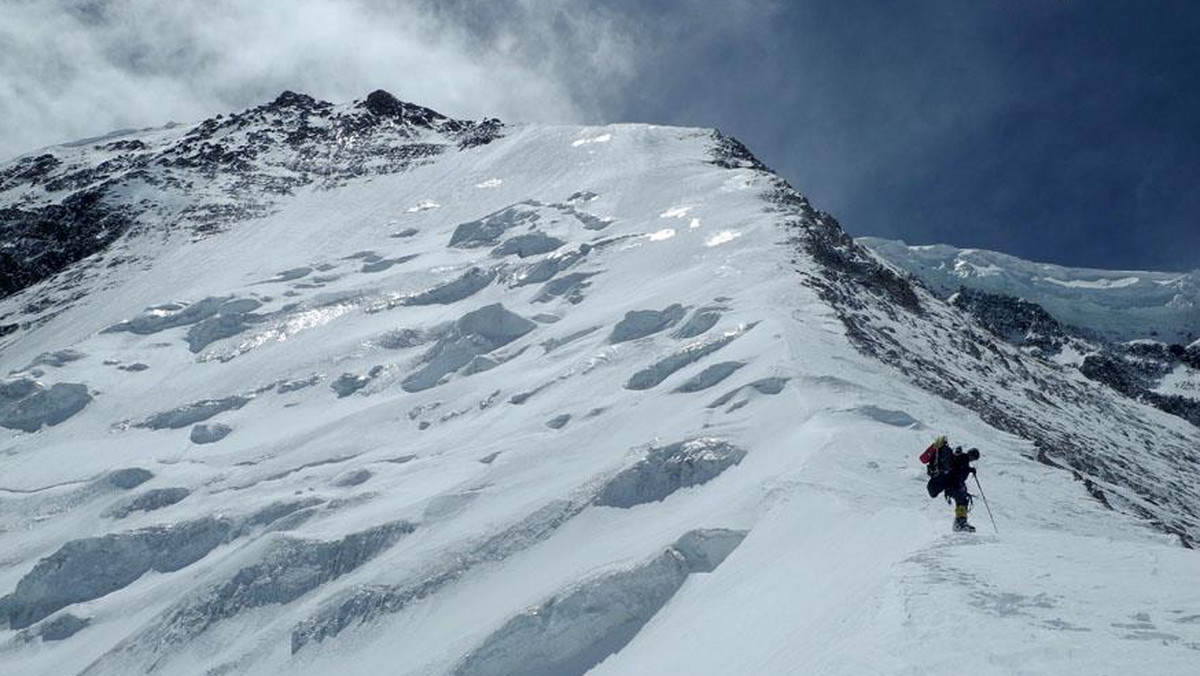 Prezentujemy relację z wyprawy PZA na Dhaulagiri z akcji w dniach 24.04-27.04 z wyjścia, podczas której założono obóz II na wysokości ok. 6700 m.