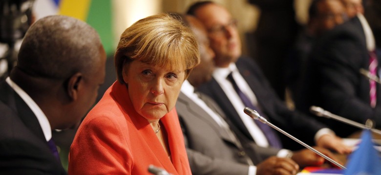 Merkel zwołuje posiedzenie gabinetu: To atak na nas wszystkich