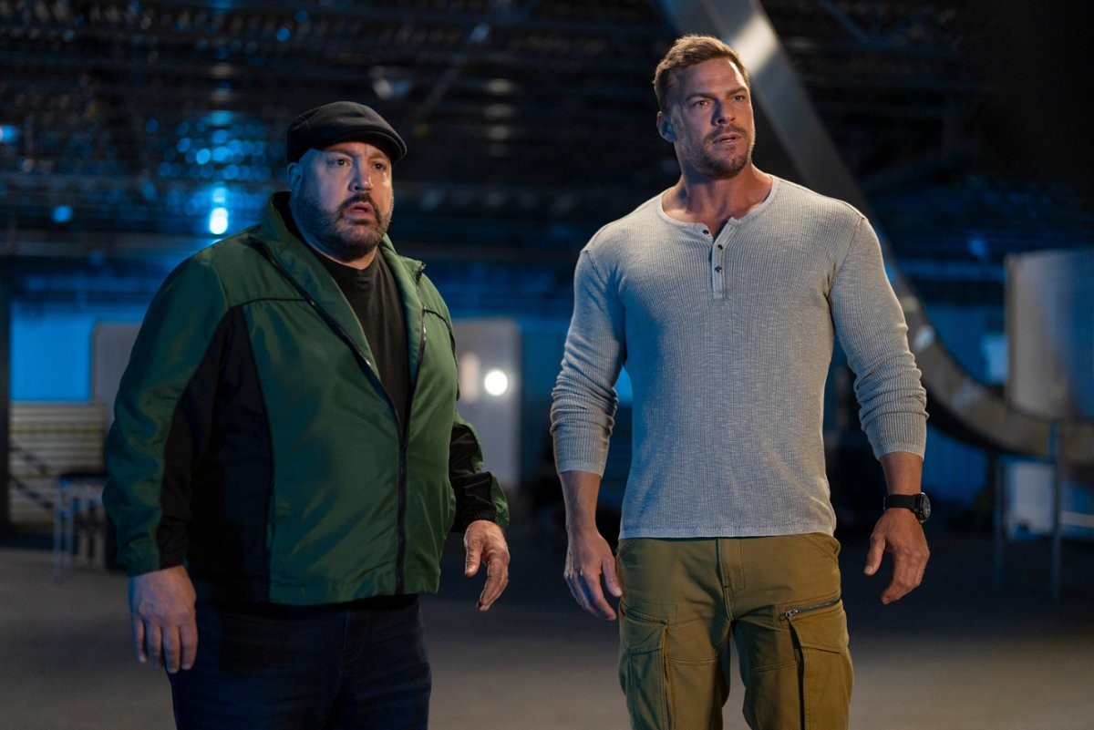 Kevin James i Alan Ritchson w filmie "Wybryk"