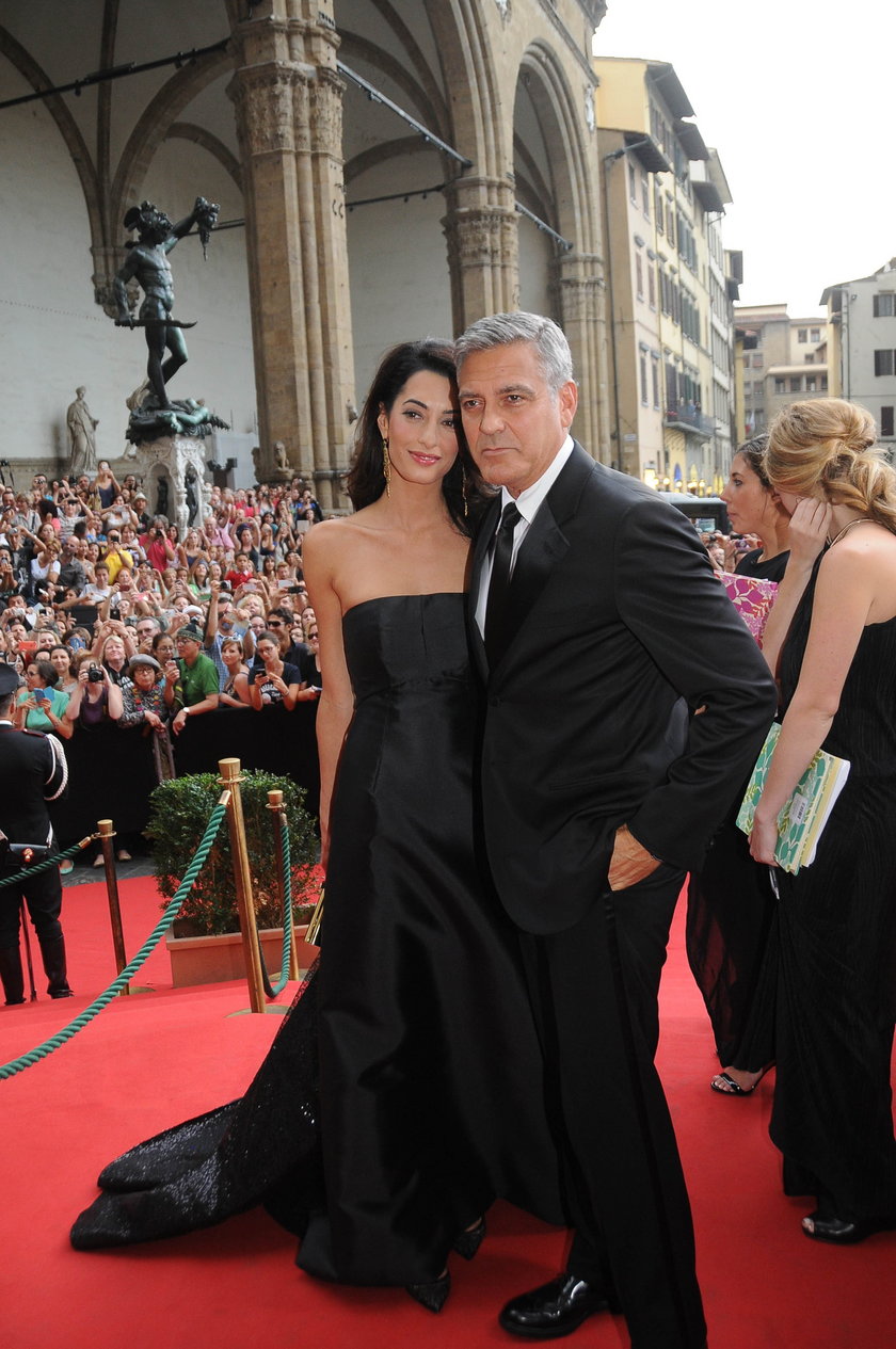 George Clooney i Amal Alamuddin na czerwonym dywanie