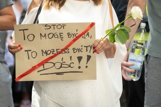 Marsz milczenia w Toruniu po zabójstwie 24-letniej Klaudii zgromadził ponad 10 tys. osób