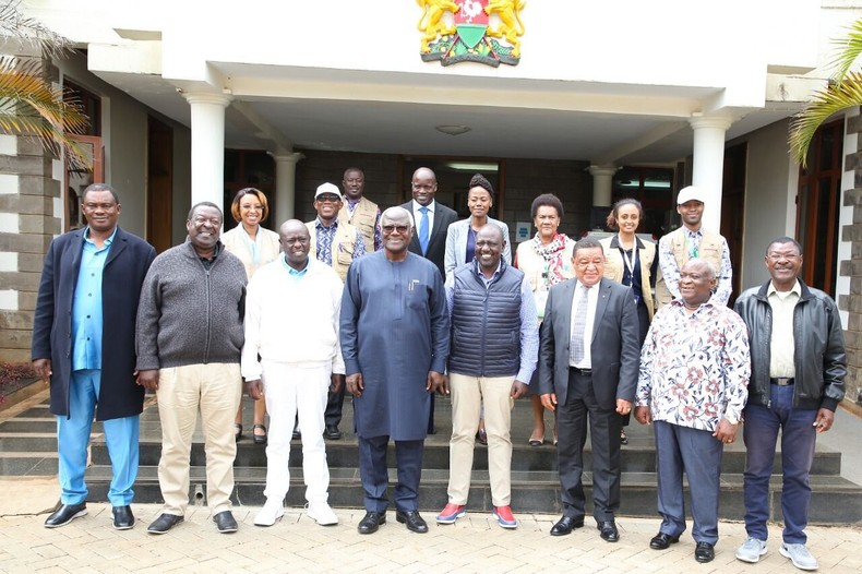 Deputy President William Ruto (4th from right) interacts with AU-COMESA Election Observer Mission at the Karen Office where they had a meeting. 