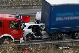 Śmiertelny wypadek na trasie S8. Porsche wbiło się w ciężarówkę