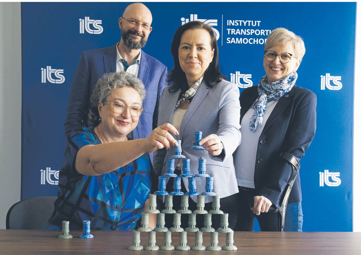 Dr Aneta Wnuk, dr Dagmara Jankowska-Karpa, dr Beata Stasiak-Cieślak, i dr Piotr Malawko z Instytutu Transportu Samochodowego/[Eureka!DGP]
