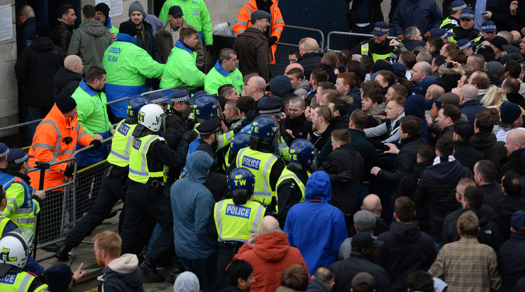 A Tottenham-szurkolók összecsaptak a rendőrökkel/Fotó: AFP