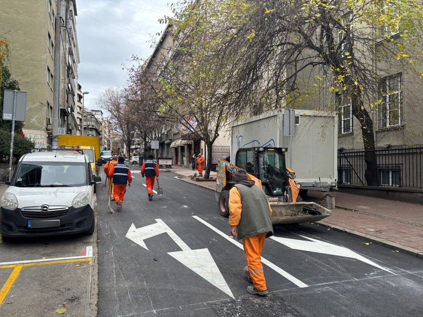 Radovi na ukidanju parkinga i proširenju saobraćajne trake u Cetinjskoj ulici od skretanja za Hilandarsku do raskrsnice sa Bulevarom despota Stefana