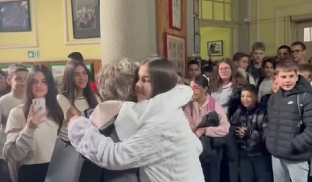 Dirljiv ispraćaj u penziju nastavnice iz Aleksinca