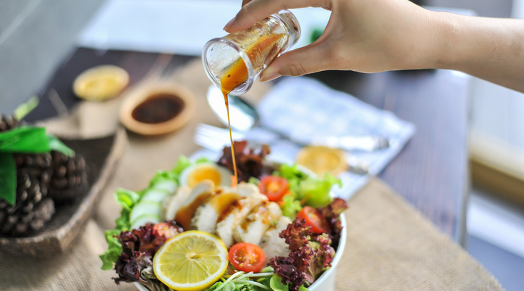 Így lesz tökéletes a saláta / Fotó: Shutterstock