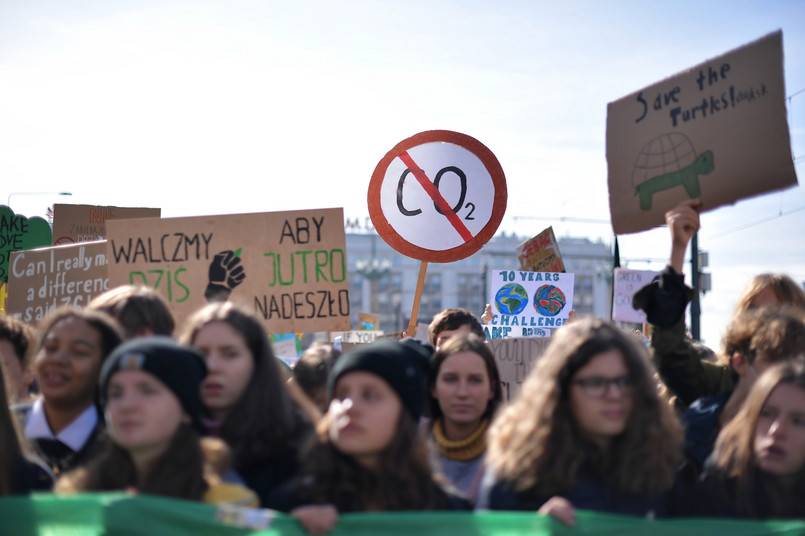 Czy Polska, która jako jedyny kraj nie przyłączyła się do realizacji celu neutralności klimatycznej w 2050 r., będzie mogła korzystać z funduszu?