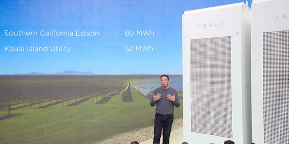 Elon Musk opowiada o możliwościach baterii Powerpack. Właśni taki model wykorzystany zostanie do budowy mikrosieci energetycznej w szpitalu w Portoryko